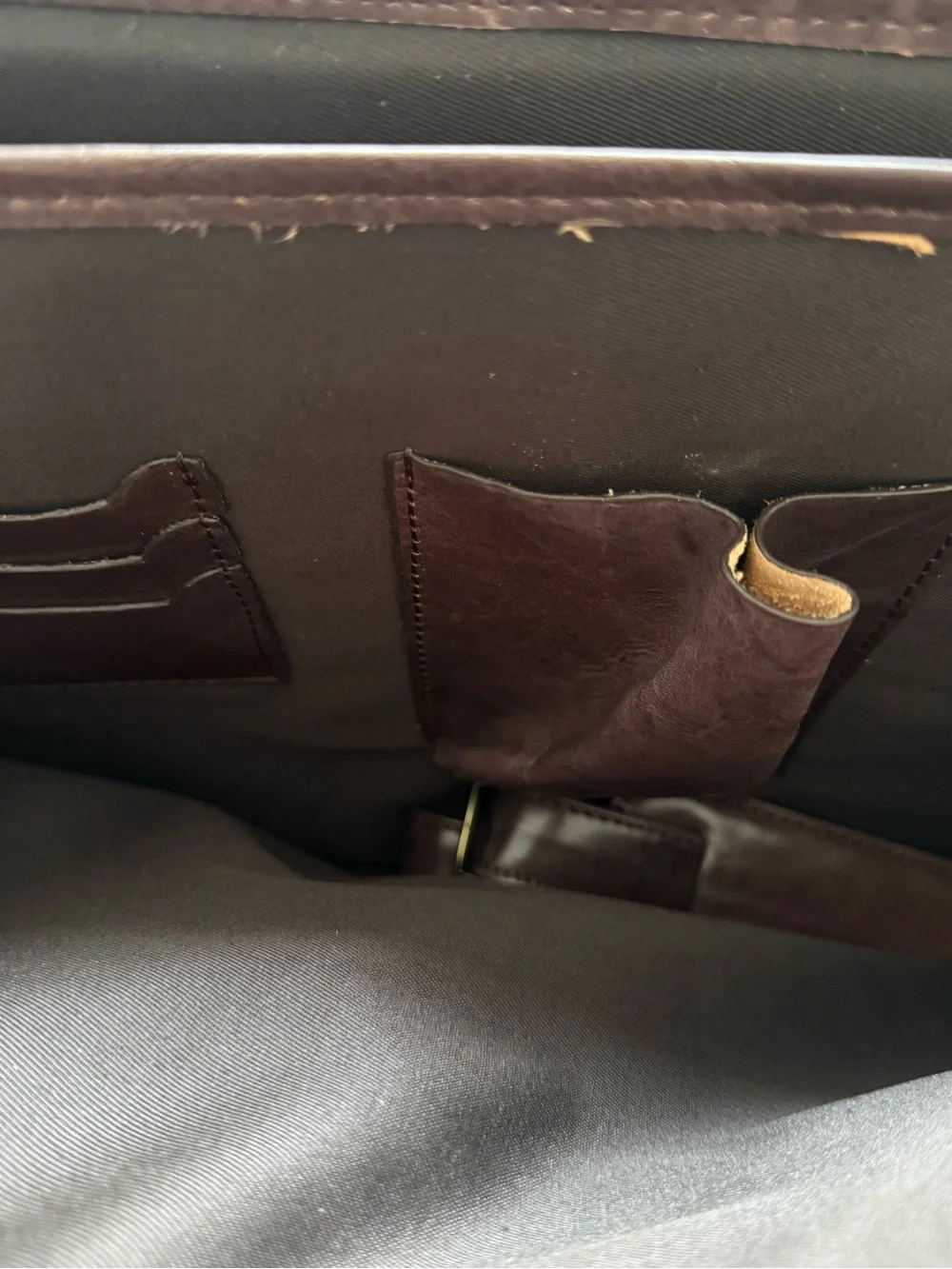 Classic Men's Brown Leather Briefcase with Front Zip Pocket